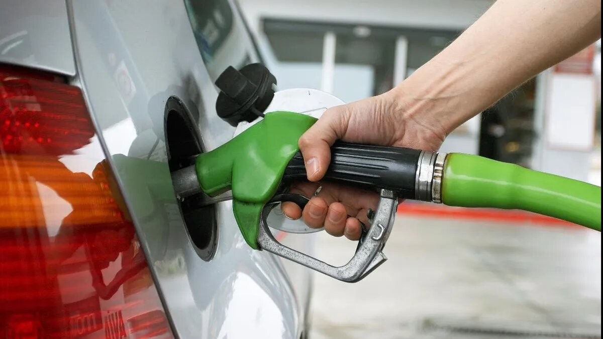 Bajó el precio del combustible: ¿Cuánto cuesta el litro en Santa Fe? | Noticias