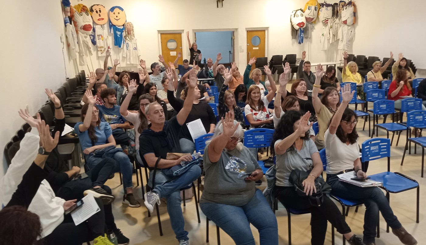 Estatales y docentes definen si aceptan la oferta del Gobierno de Santa Fe | Noticias