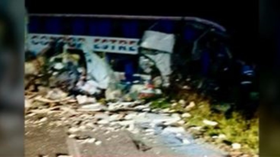 Choque frontal entre un micro y un camión en Ruta 3: hay al menos cuatro muertos | Nacionales