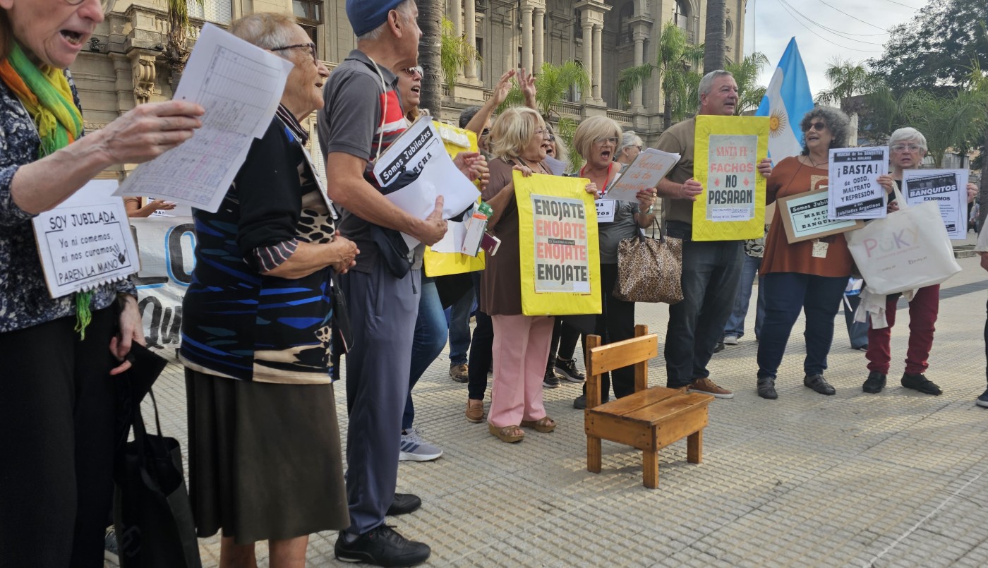 Se realizó una nueva "Marcha de los Banquitos" en Santa Fe | Información General