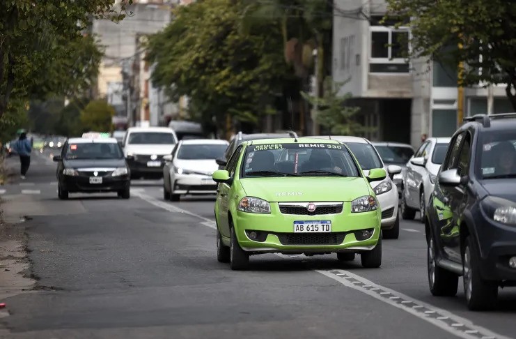 Alivio fiscal: bajan impuestos provinciales a taxis y remises | Información General