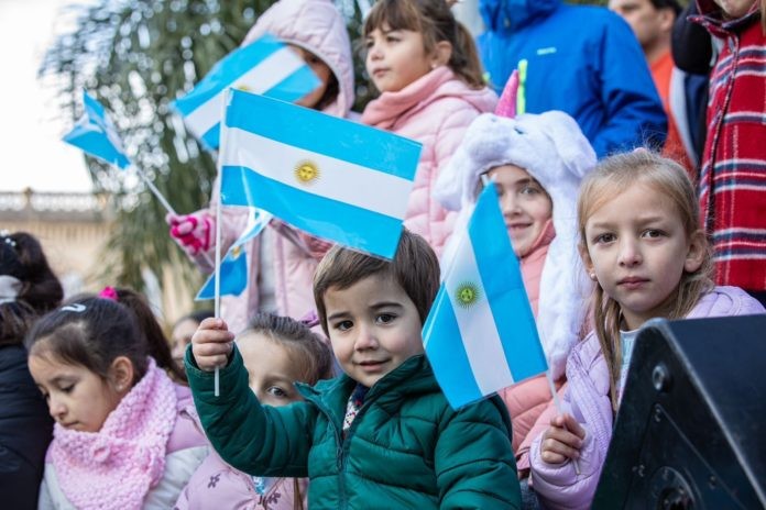 La Provincia conmemora el 215° aniversario de la Revolución de Mayo con una celebración popular | Información General