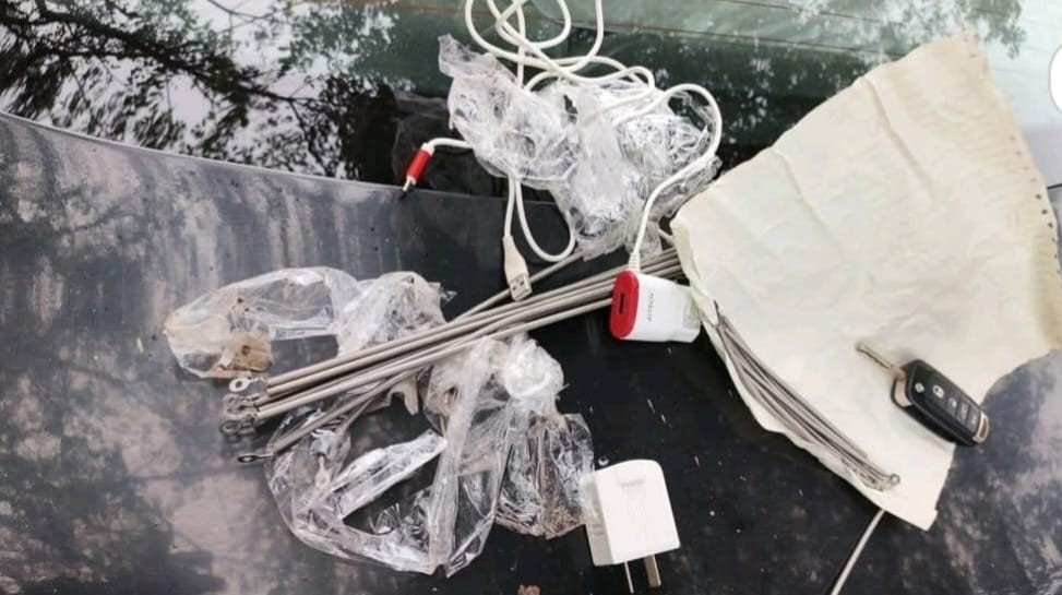 Detuvieron a un menor que arrojaba elementos al interior de la cárcel de Las Flores | Policiales