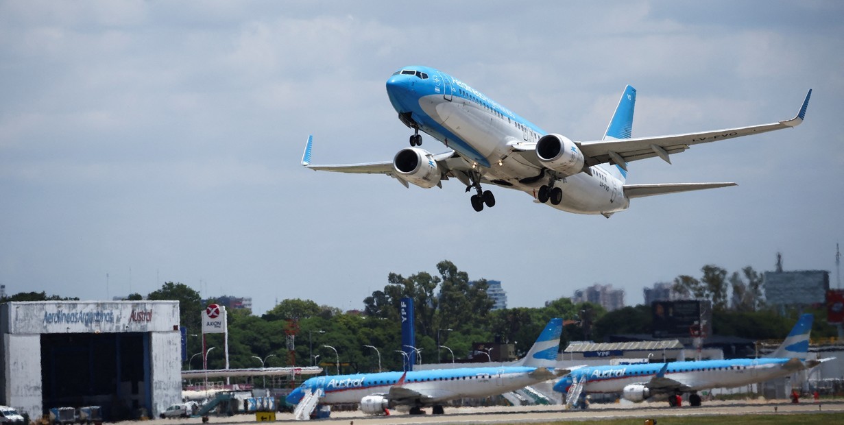 Pilotos de Aerolíneas Argentinas anuncian paro para el 10 de junio | Nacionales