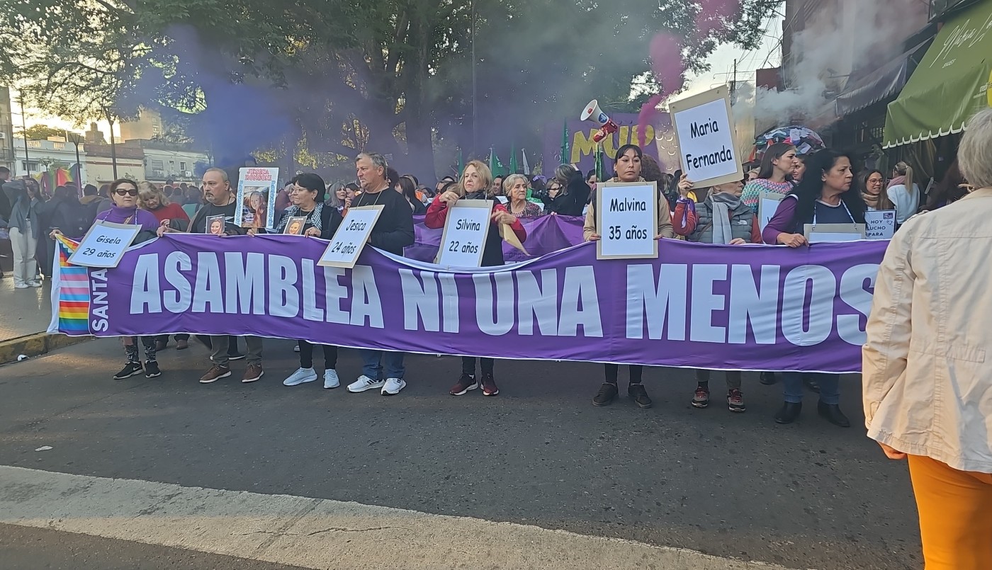 Santa Fe marchó a 10 años del primer Ni Una Menos bajo la consigna "Ni un derecho menos" | Igualdad y Género