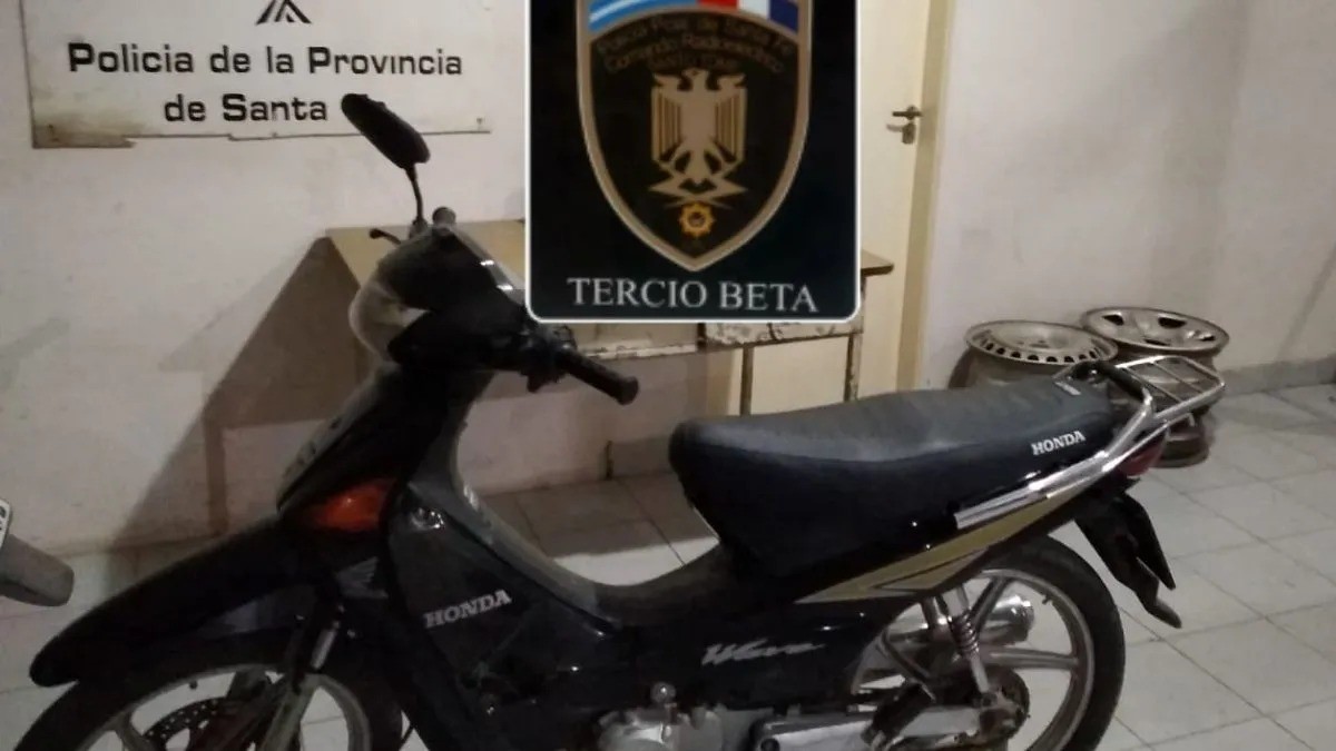 En Santo Tomé apareció una moto abandonada que tenía pedido de secuestro | Policiales