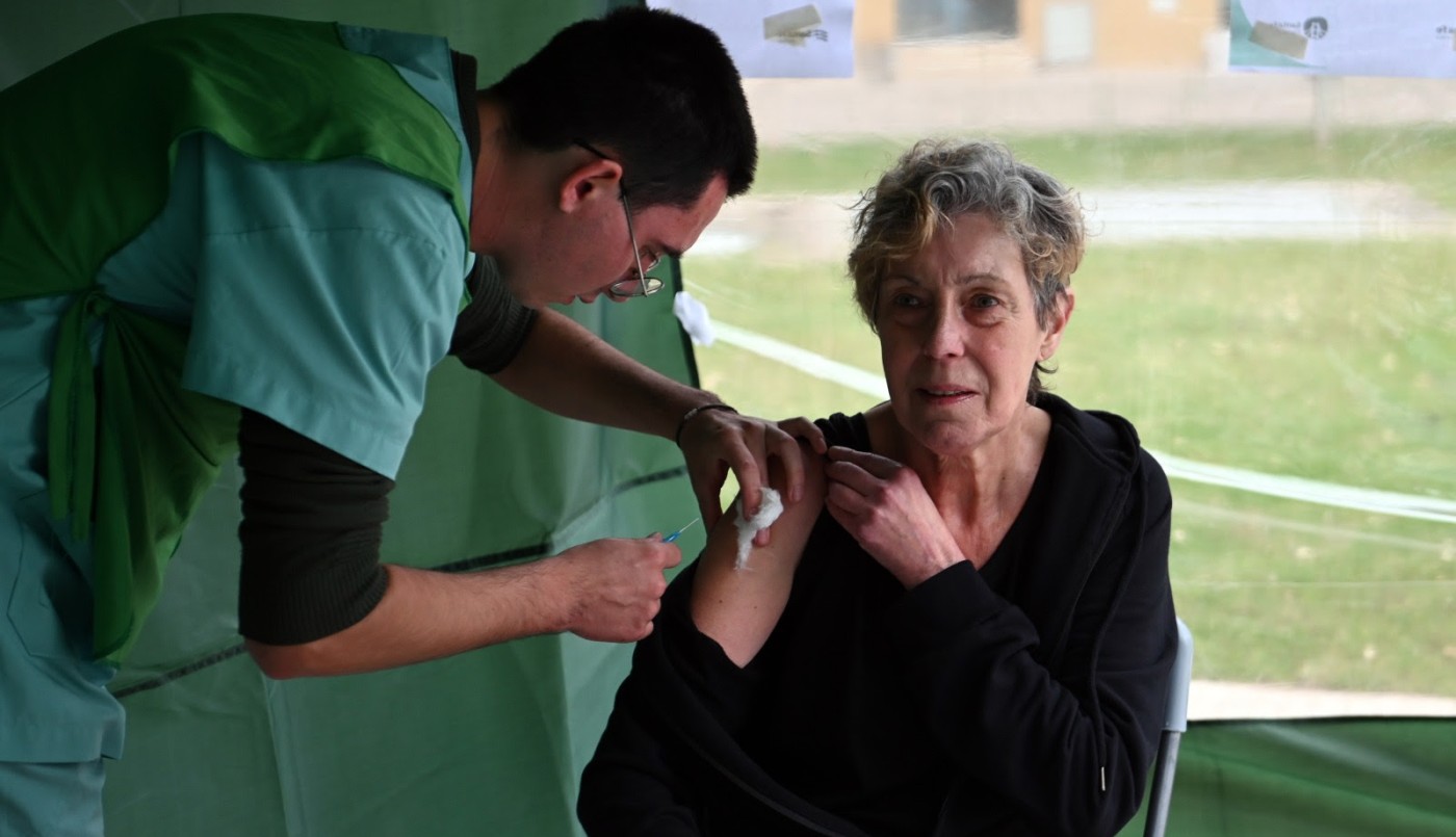 Vacunación en Santa Fe: se aplicaron más de 3.300 dosis y continúa recorriendo la ciudad | Noticias