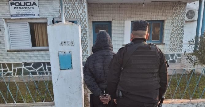 Detuvieron a un hombre que ingresó a robar a un club con una tenaza | Policiales