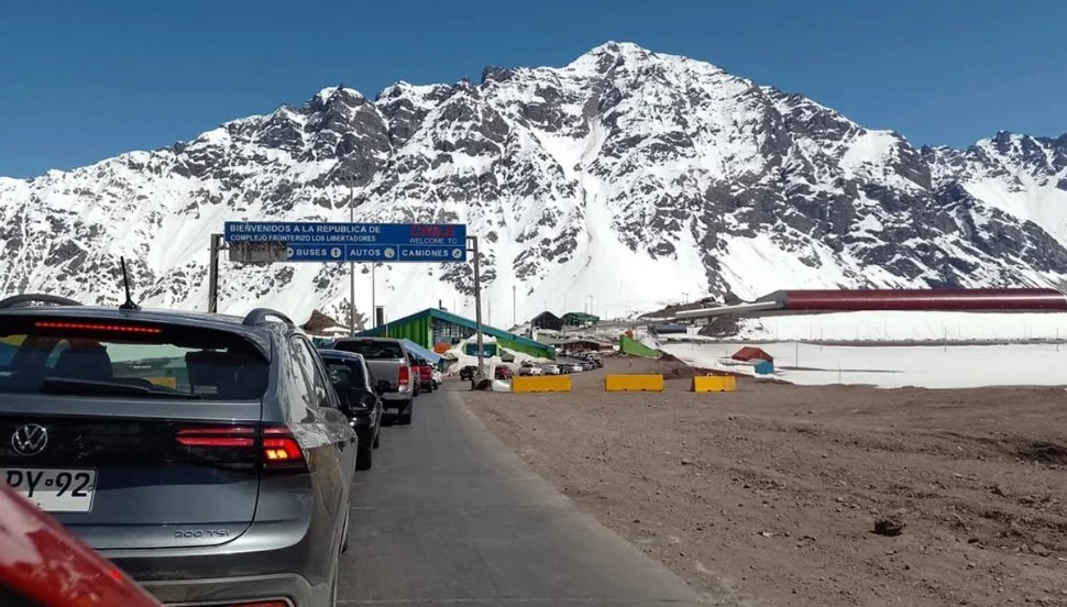 Cierran el Paso Cristo Redentor por fuertes nevadas pronosticadas en Mendoza | Información General