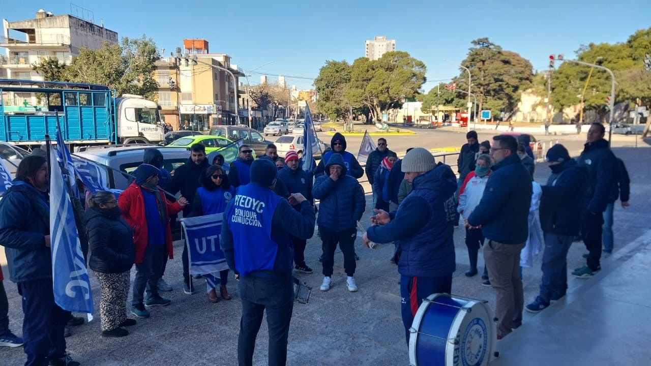 UTEDyC se movilizó esta mañana en las puertas del Club Unión | Deportes