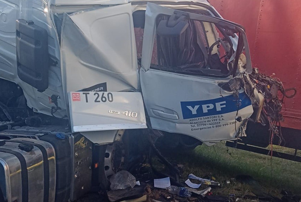 Dos camiones chocaron de frente: no hubo heridos graves de milagro | Policiales