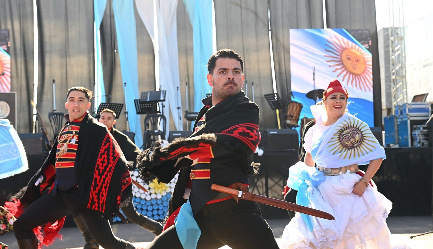 Santa Fe celebra el Día de la Independencia en Av. Aristóbulo del Valle | Noticias