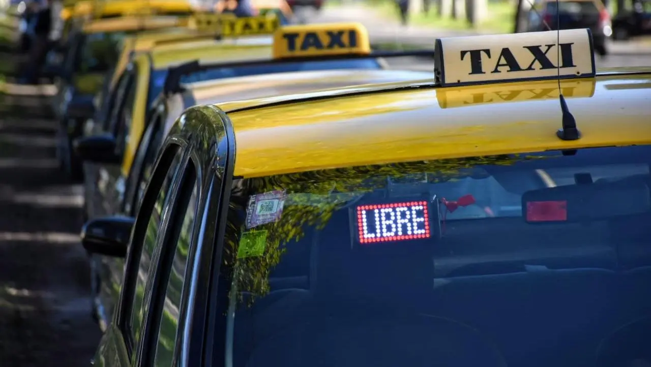 Desde este sábado se actulizan tarifas de taxis y remises en Santa Fe | Información General