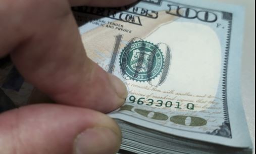 Sigue la presión sobre el dólar: el oficial saltó a $ 1.350 | Información General