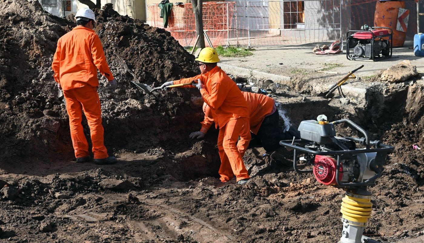 La Municipalidad avanza en la reparación del histórico bache de Alberdi y Calchines | Noticias