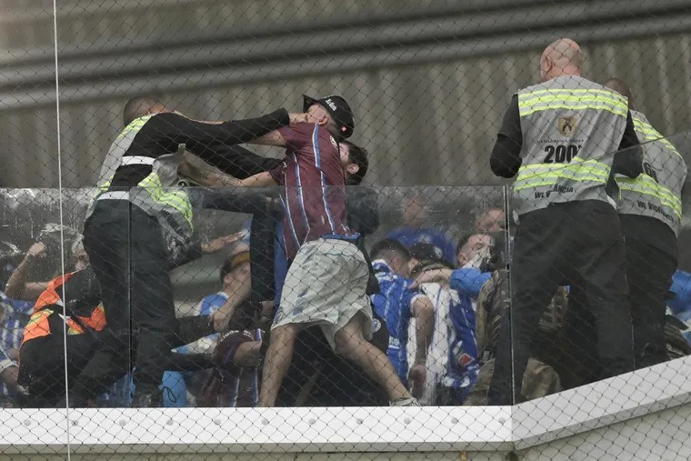 Brutal represión de la policía brasileña a hinchas de Godoy Cruz | Deportes