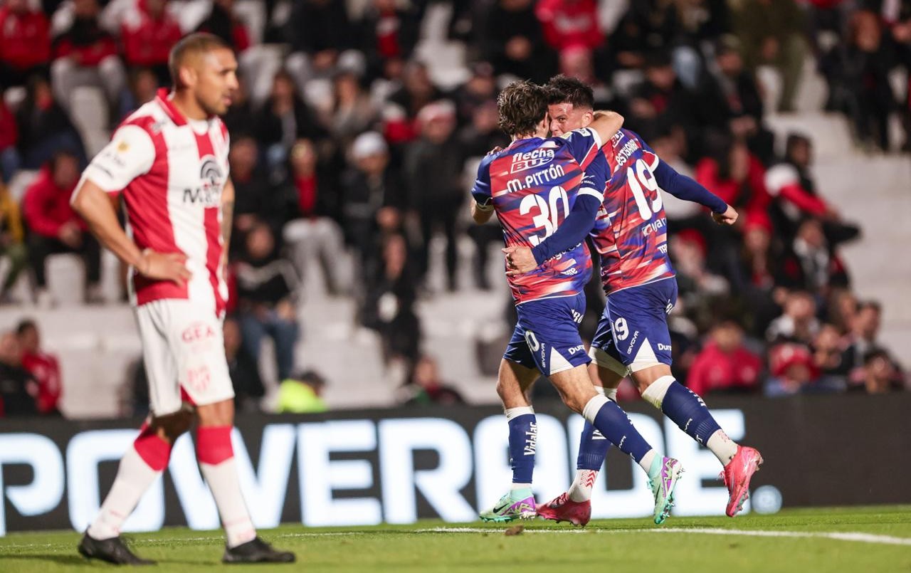 Unión aplastó a Instituto en Córdoba y se prende en la pelea de arriba | Deportes