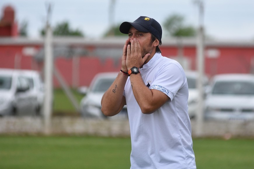 Tras los rumores de este lunes, Minella dirigió el entrenamiento del plantel de Colón | Deportes