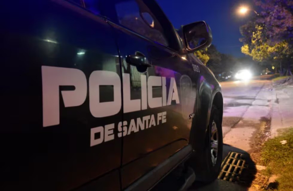 Se fugó un detenido en Santo Tomé: logró sacarse las esposas y huyó de la comisaría | Policiales