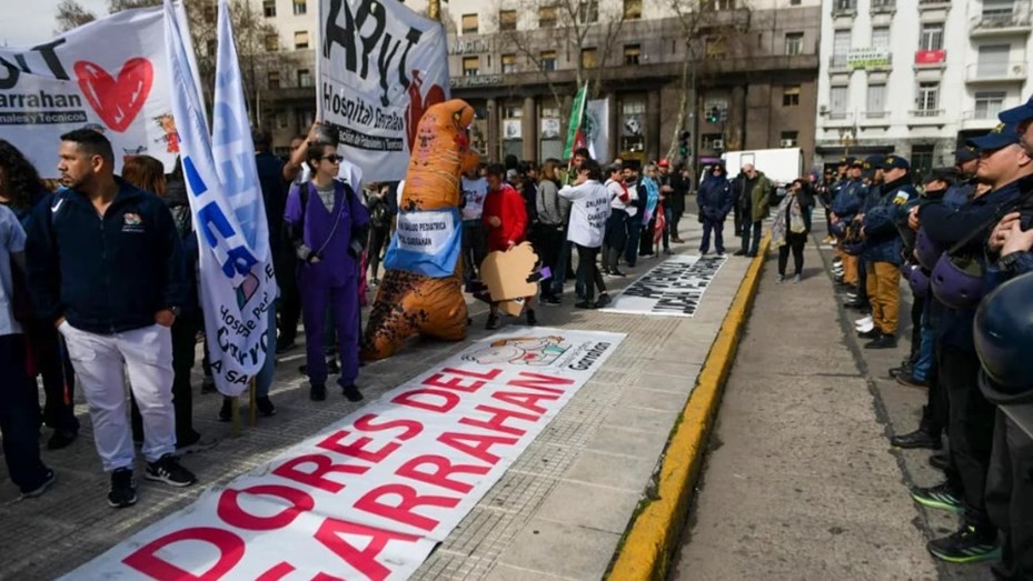 Trabajadores del Garrahan, Vialidad, el INTI y la CATT se movilizan al Senado | Nacionales