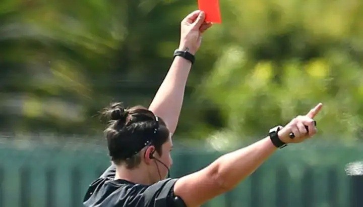 Despidieron a un periodista por comentarios machistas contra una árbitra | Deportes