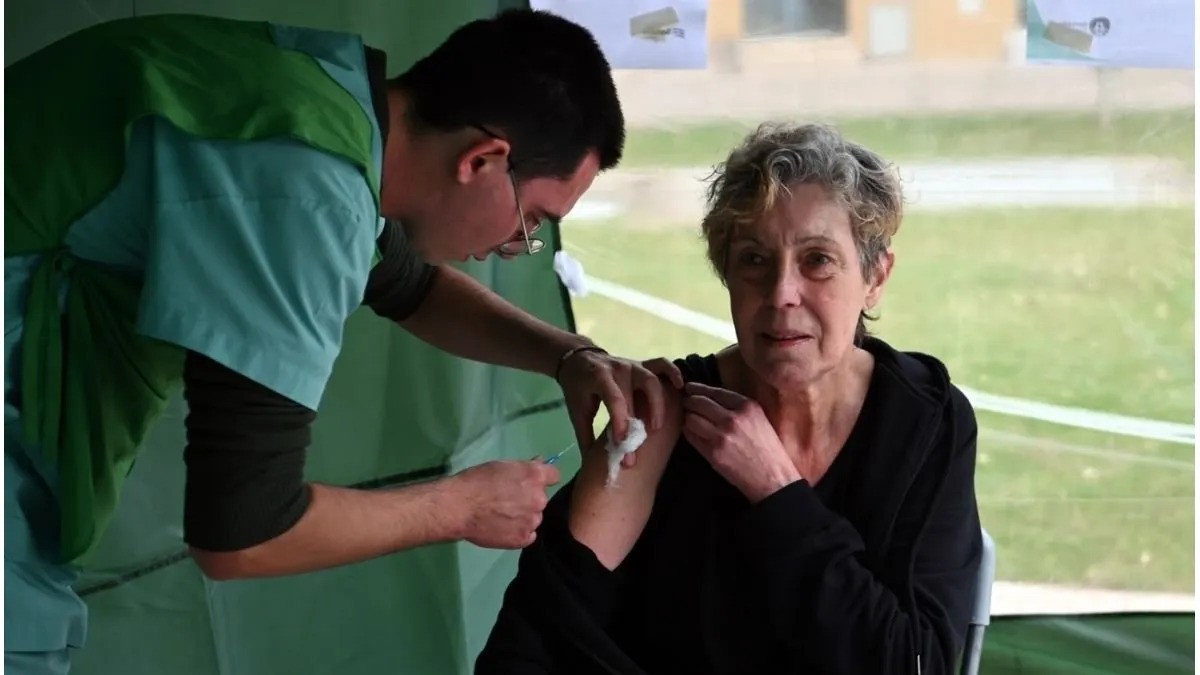 Dónde vacunarse contra gripe y neumonía esta semana en Santa Fe (1) | Salud