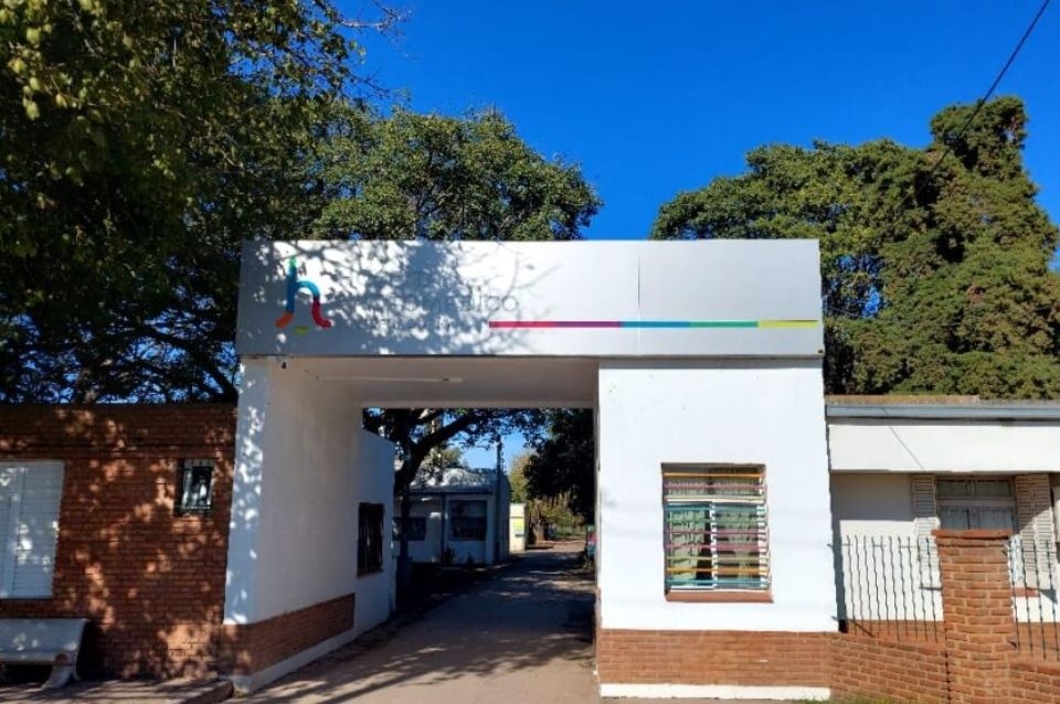 Recreo: un hombre quedó atrapado entre su vehículo y una pared tras un accidente | Información General