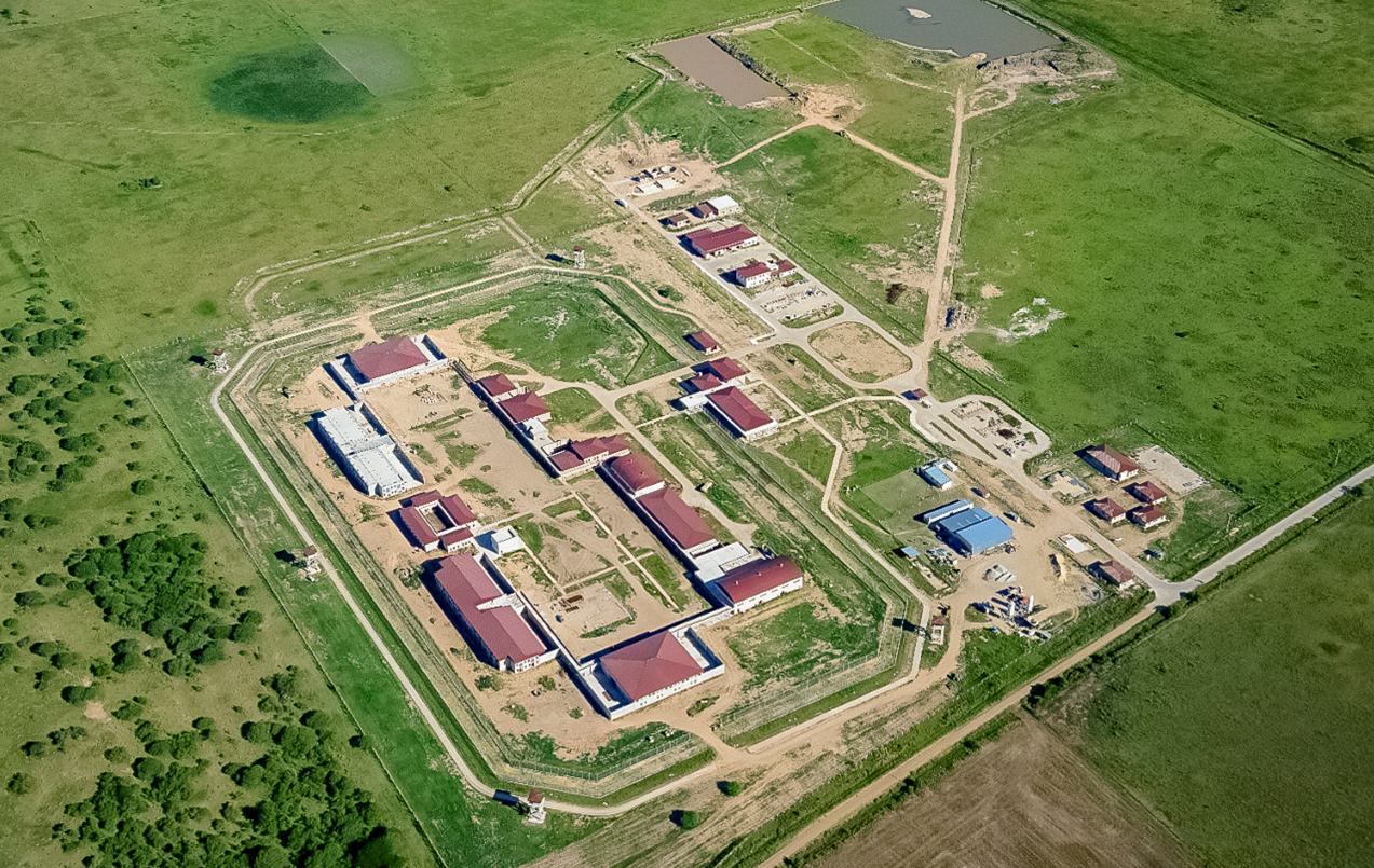 Catorce allanamientos en las cárceles de Coronda y Las Flores por microtráfico | Policiales