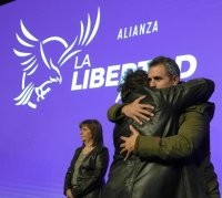 En medio de la polémica por el saludo, Javier Milei compartió en redes una foto con Martín Menem | Nacionales