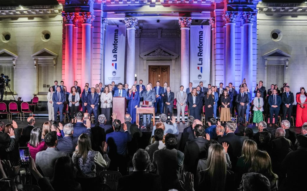 Autoridades de los tres poderes, de la sociedad civil y vecinos ya juraron la nueva Constitución de la Provincia | Información General