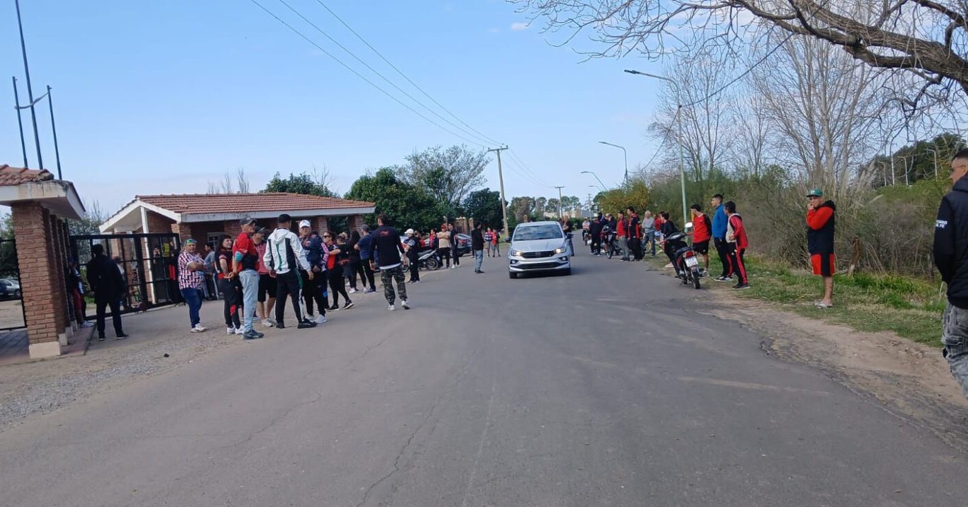 Tarde caliente en Colón: incidentes, detenidos y un clima tenso | Deportes