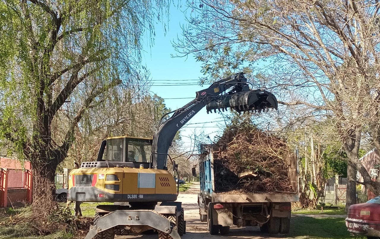 Colastiné Norte: continúan los trabajos de mantenimiento vial y de espacios verdes | Noticias