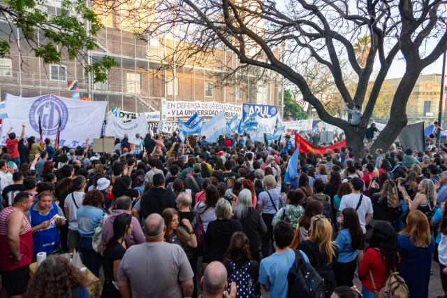 Universitarios marchan este miércoles en la ciudad de Santa Fe | Información General
