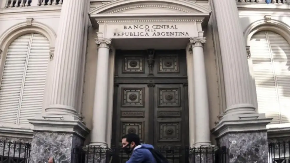 El Banco Central tuvo que vender US$678 millones para contener la suba del dólar | Nacionales