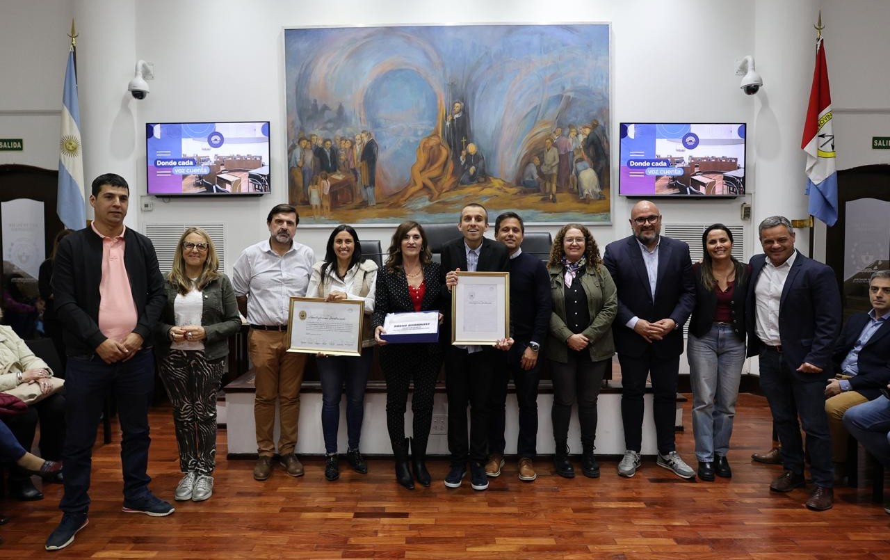 Dintingueron a Bruno Rodriguez, primera persona ciega en recibirse de Ingeniero en Sistemas en la UTN | Legislativas