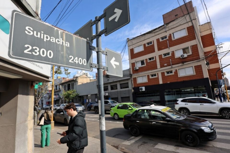 Desde octubre se podrá girar a la derecha en Av. Rivadavia y calle Suipacha | Noticias