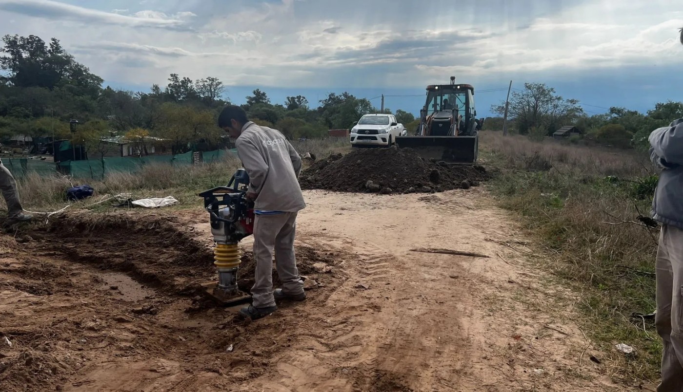 Repararon el socavón del terraplén Garello en Colastiné Norte tras el reclamo de vecinos | Información General