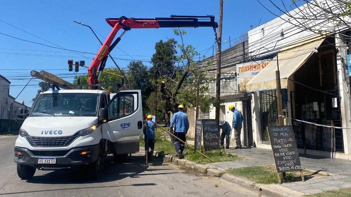 Un camión dejó sin luz a gran parte de barrio Los Hornos | Noticias