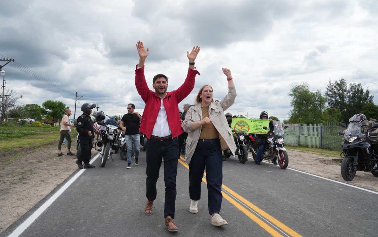 Pullaro y Scaglia inauguraron la pavimentación de la Ruta 3 con una travesía en moto | Información General
