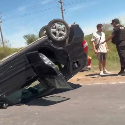 Vuelco en Circunvalación Oeste: dos personas heridas tras un accidente | Información General