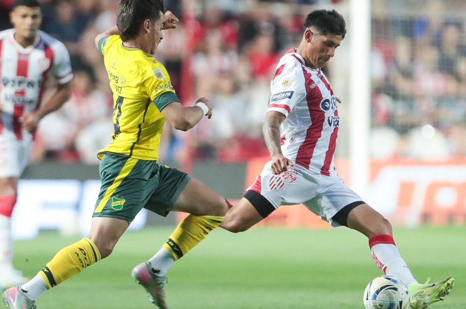 Unión goleó a Defensa y sigue firme en los puestos de arriba de la Zona A | Deportes