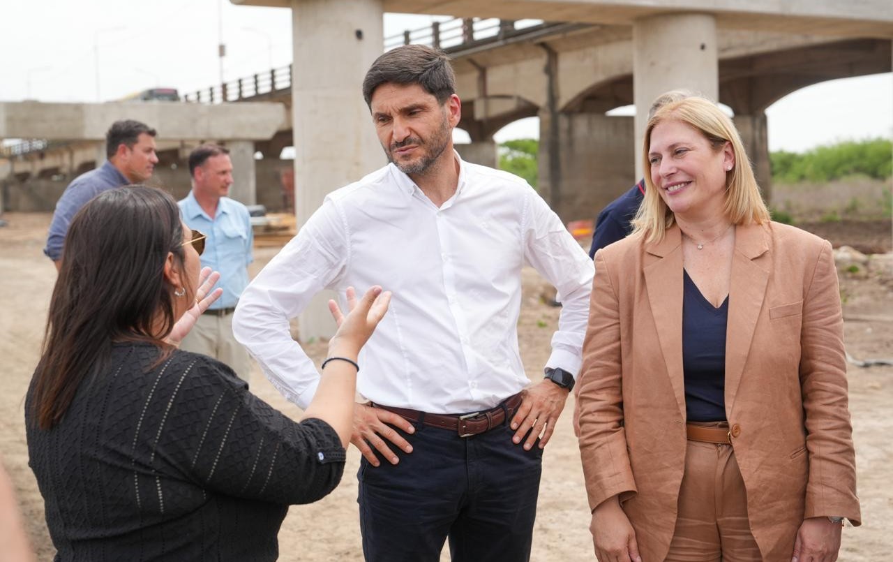 Pullaro y Scaglia recorrieron los avanzas en la cosntrucción del puente entre Santa Fe y Santo Tomé | Información General