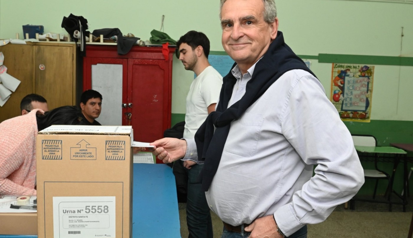 Agustín Rossi emitió su voto y destacó la importancia de la participación ciudadana | Información General