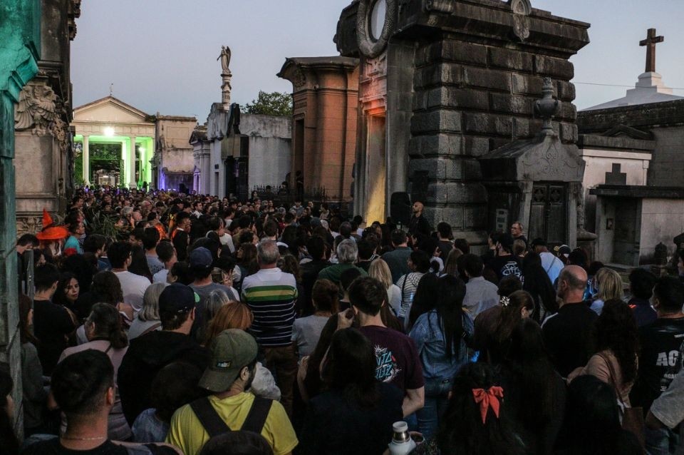 Más de 7.500 personas participaron del recorrido nocturno por el Cementerio Municipal | Información General