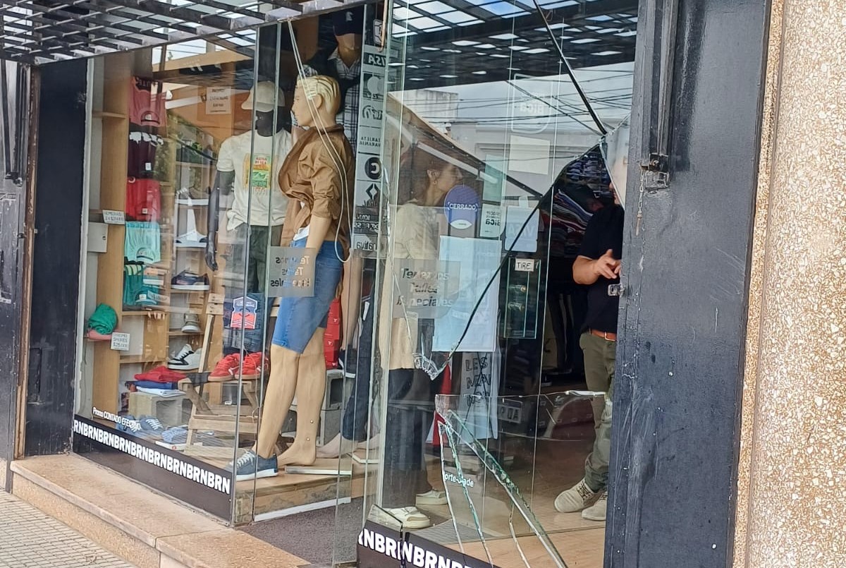 Ingresaron a robar a un comercio en Av General Paz al 5200 | Policiales