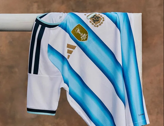 Presentaron la nueva camiseta de la Selección para el Mundial 2026 | Deportes