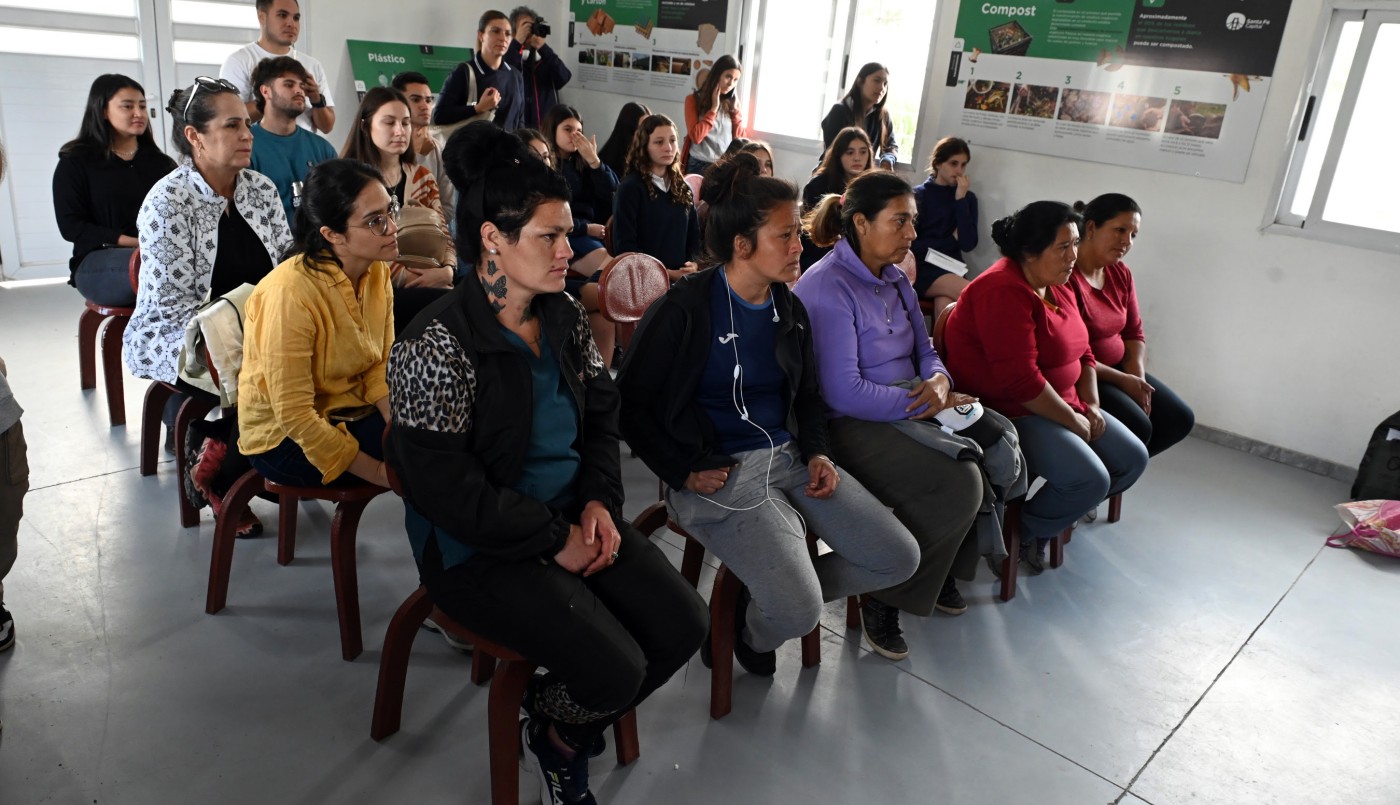 Se capacitó a la Asociación Dignidad y Vida Sana para realizar jabones a partir de aceite vegetal usado | Noticias