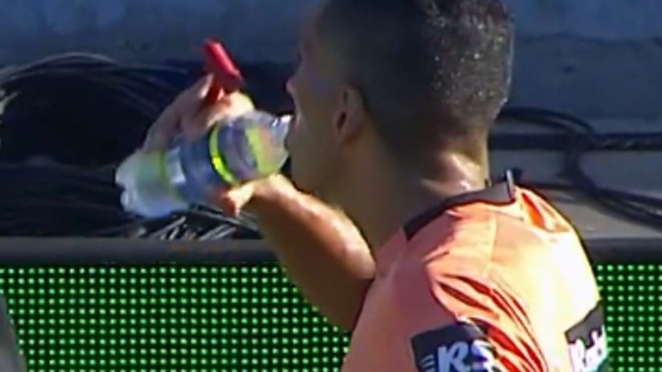 Detuvieron al hincha de Gimnasia que le arrojó un martillo al árbitro Yael Falcón Pérez | Deportes