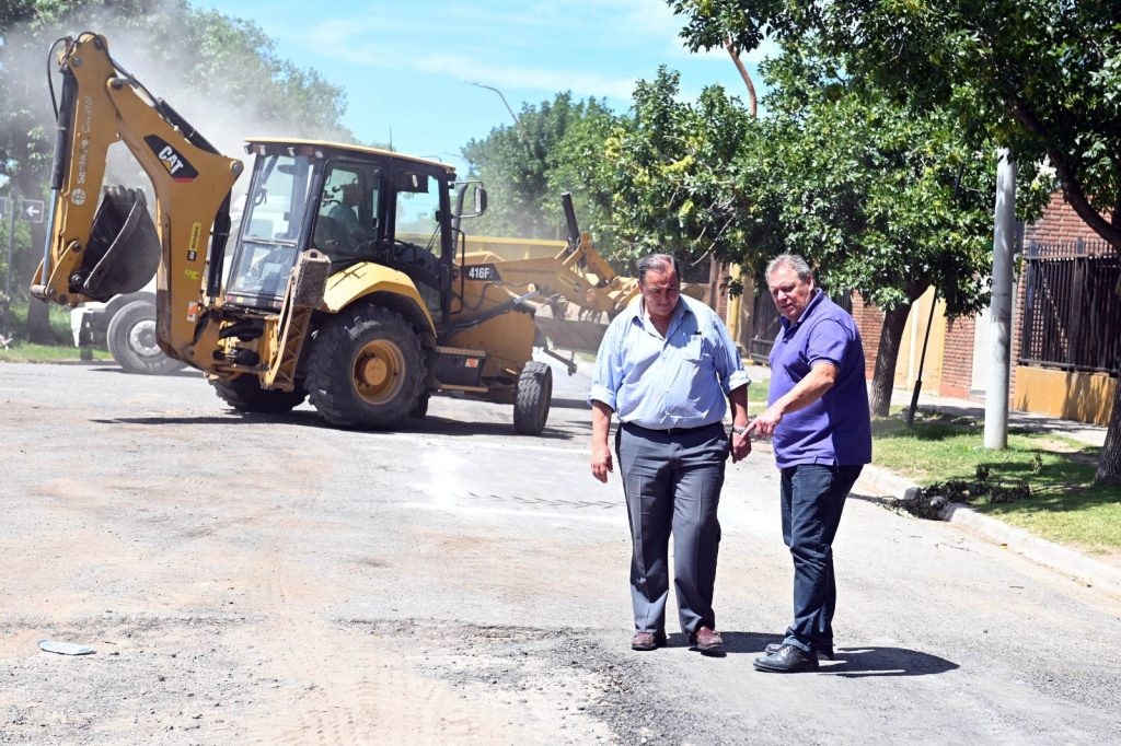 El intendente Poletti supervisa los trabajos de bacheo en el micro y macrocentro santafesino | Noticias