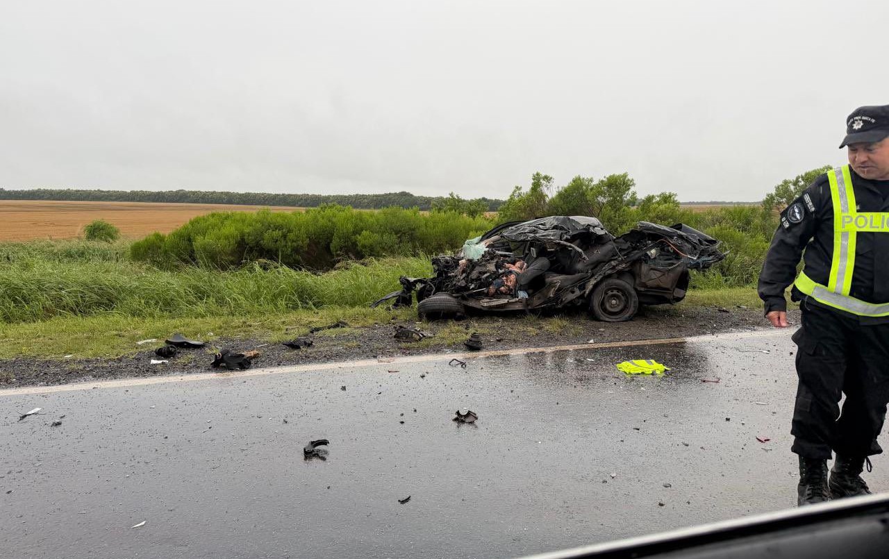 Impactante choque entre un camión y un auto en la Ruta Provincial 4 | Información General